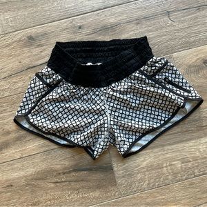 Lululemon Tracker 4” Shorts size 10